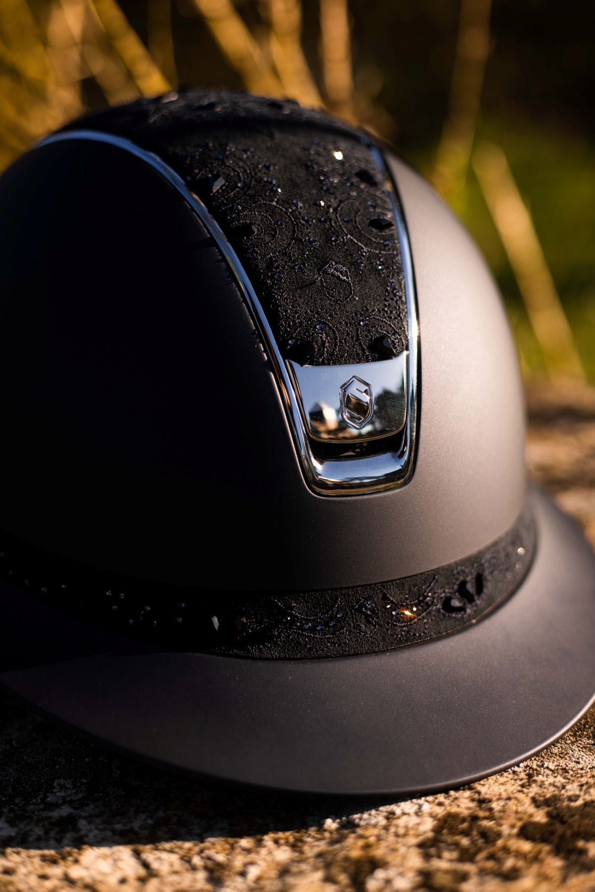 Samshield 2.0 Paardrijhelm Miss Shield Shadowmatt Crystal Bloom Zwart