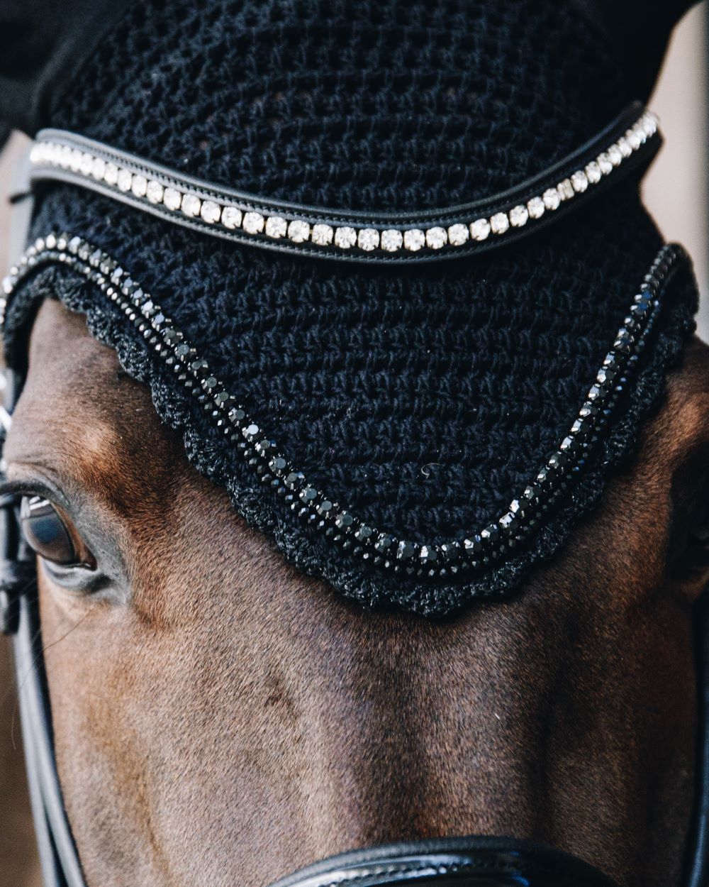 Kentucky Horsewear Fly Veil Long Stone & Pearl Black