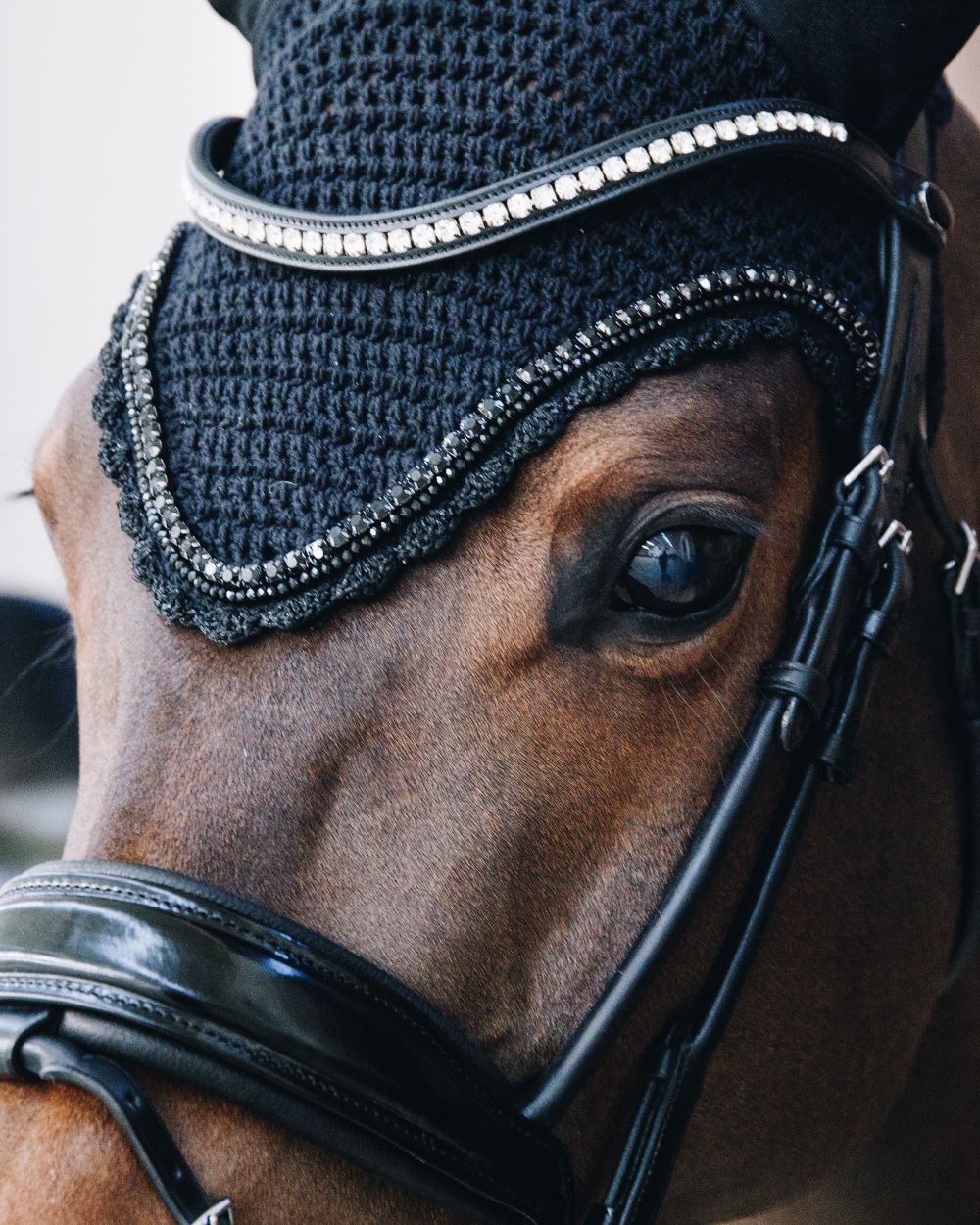 Kentucky Horsewear Fly Veil Long Stone & Pearl Black