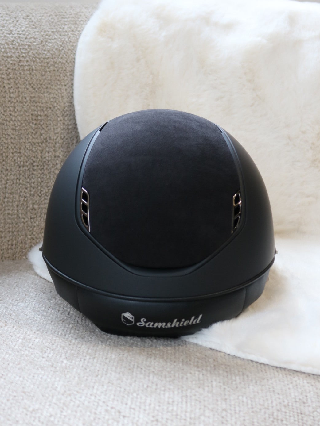 Samshield 2.0 Paardrijhelm Miss Shield Shadowmatt Alcantara Crystal Blazon Zwart